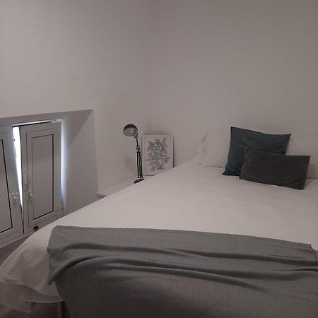 Tia Anica House I - Apartment With Terrace In Central Fuseta Beach Village Extérieur photo